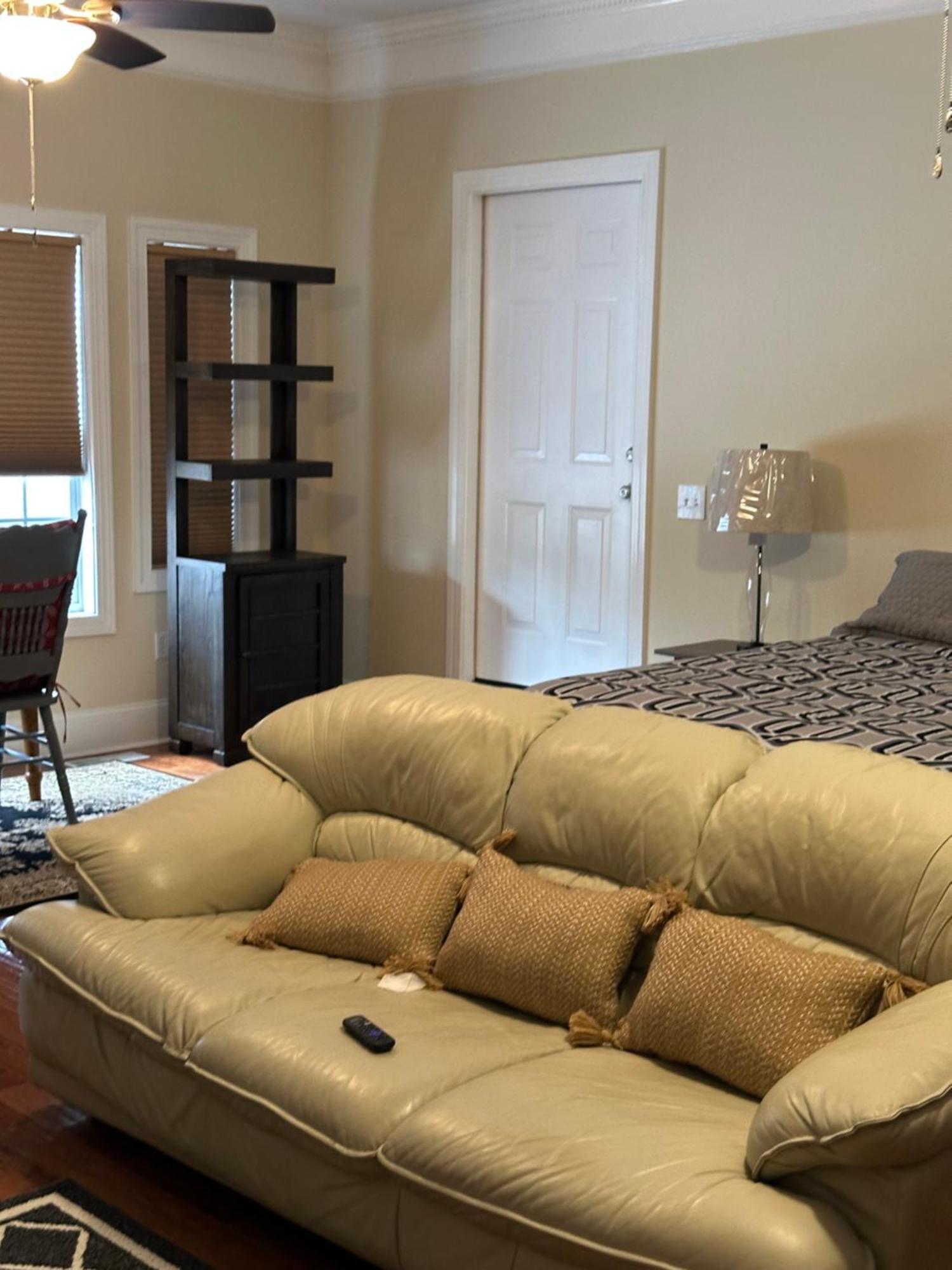 Moorefield Suites Greensboro East McLeansville 外观 照片