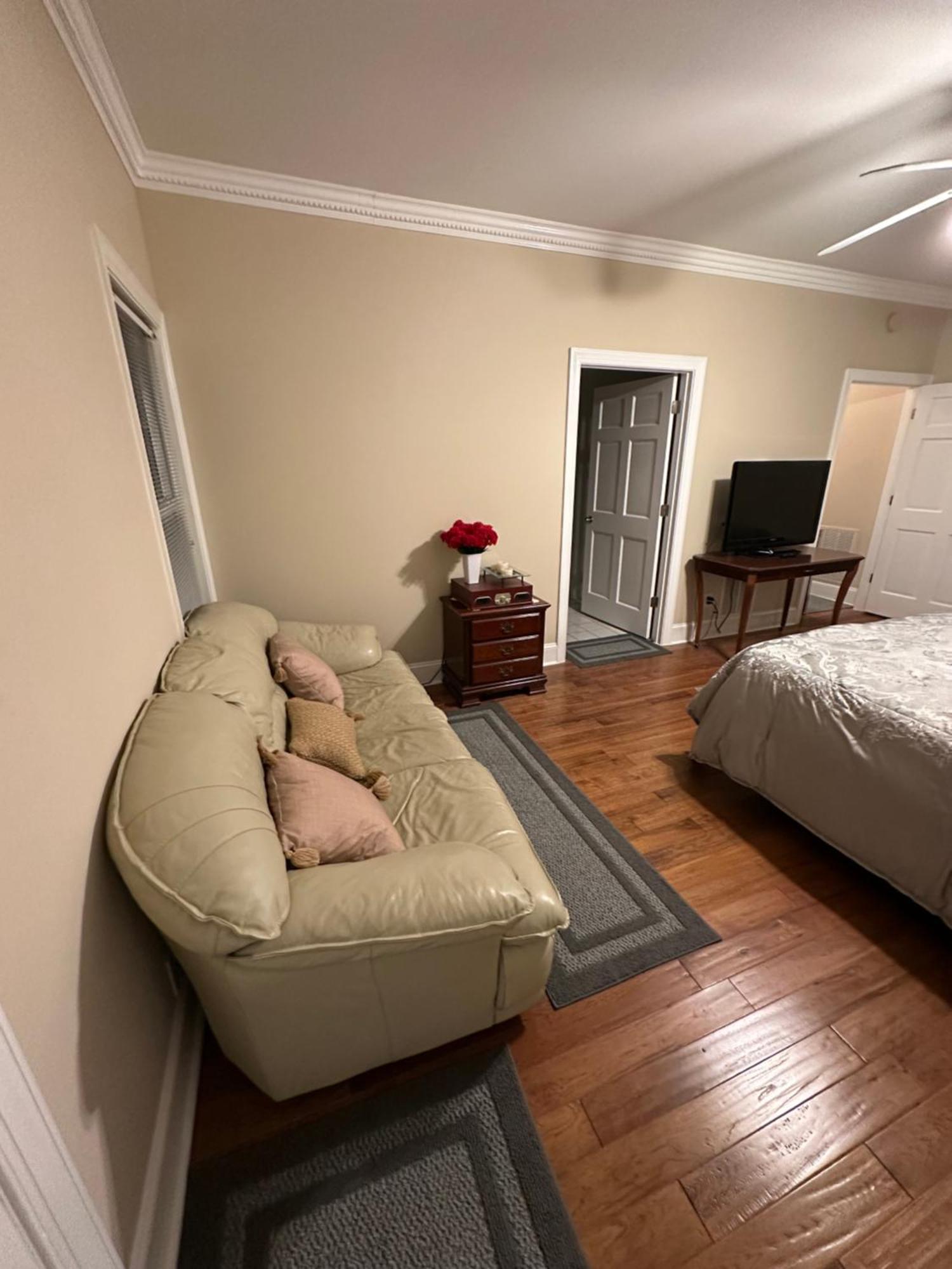 Moorefield Suites Greensboro East McLeansville 外观 照片